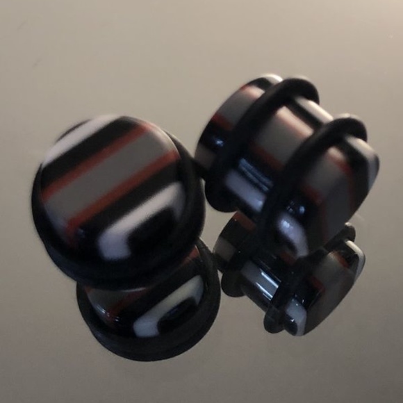* 3/$18 Pair (2) 8mm 0g gauge Acrylic Stripe Plugs - Picture 2 of 3